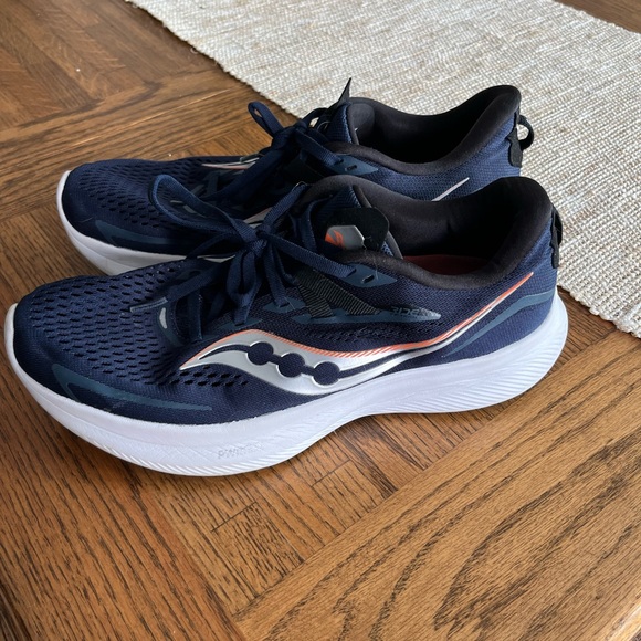 Women’s Saucony Ride 15 - Picture 2 of 4